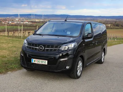 Zafira Life